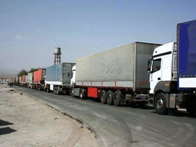 مرز-دو-غارون-برای-جابجایی-کامیون-های-ایرانی-و-افغانی-24-ساعته-می-شود