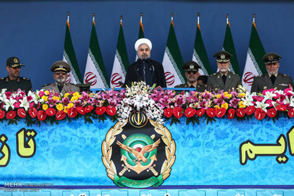 روحانی-در-رژه-نظامی-پیام-صلح-داد