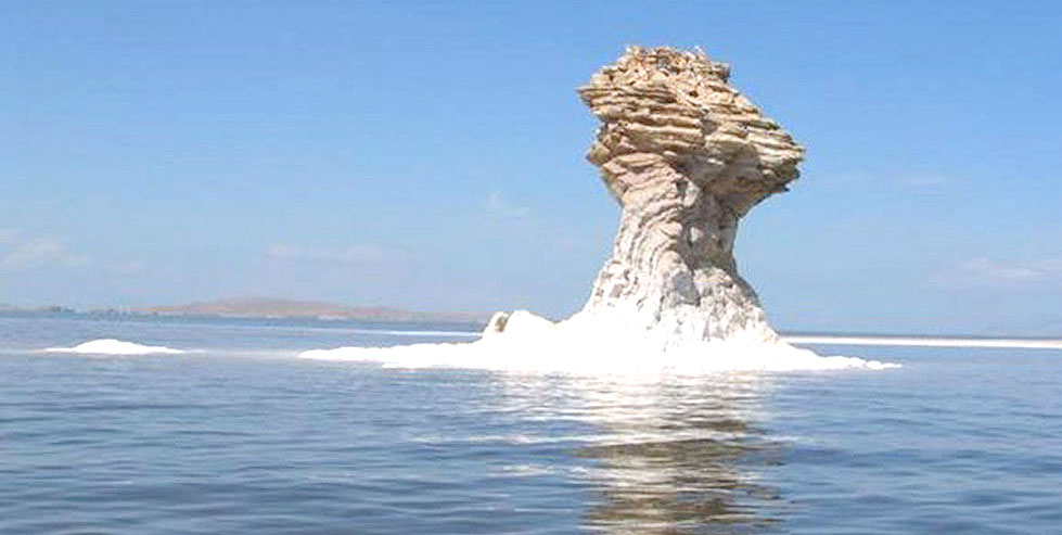 دریاچه-ارومیه-حالا-باید-در-فهرست-اماکن-دیدنی-و-گردشگری-دیده-شود