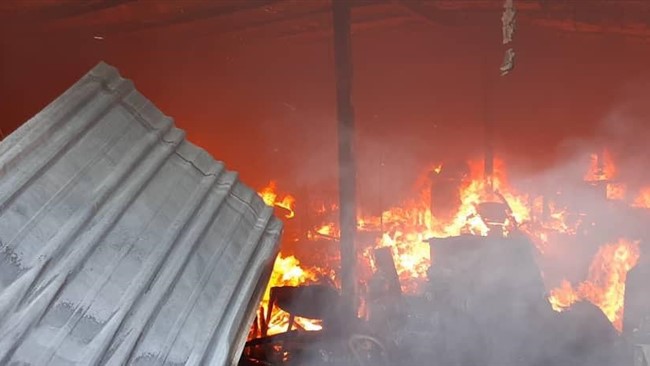 یک-مدرسه-کانکسی-در-دزفول-آتش-گرفت