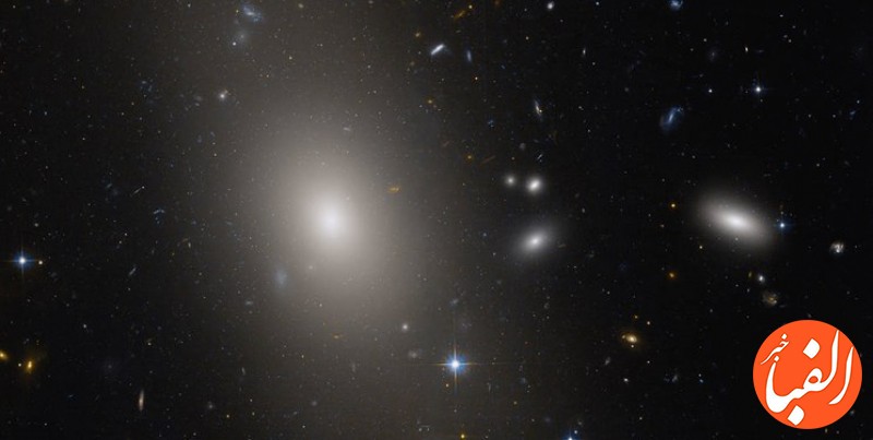 تصویر-زیبای-هابل-از-کهکشان-بیضوی-شکل