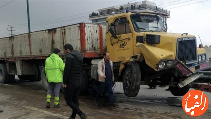 تصادف-کامیون-و-پژو-در-گیلان-3-کشته-همراه-داشت