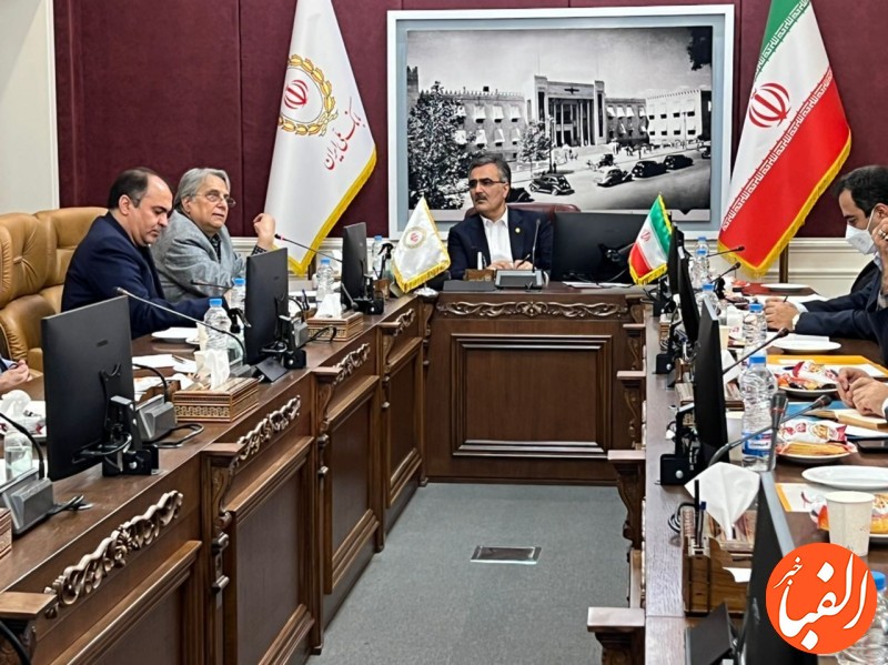 دکتر-فرزین-تاکید-کرد-حضور-پر-قدرت-بانک-ملی-ایران-در-توسعه-حوزه-انرژی-کشور