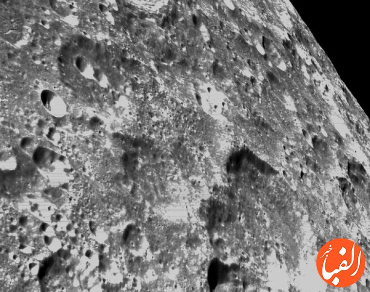 کپسول-فضایی-ماموریت-آرتمیس-از-ماه-عکس-سیاه-و-سفید-گرفت