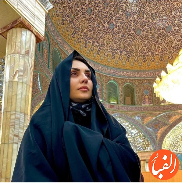 سفر-زیارتی-خواننده-معروف-زن-به-ایران-با-حجاب