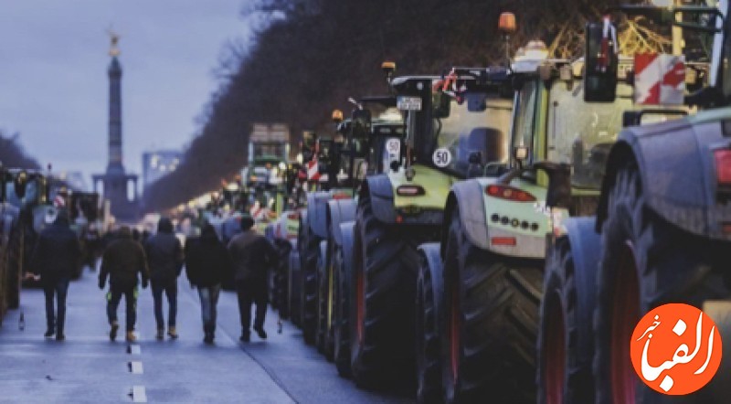 تجمع-اعتراض-آمیز-کشاورزان-آلمانی-با-تراکتور-در-خیابانهای-برلین