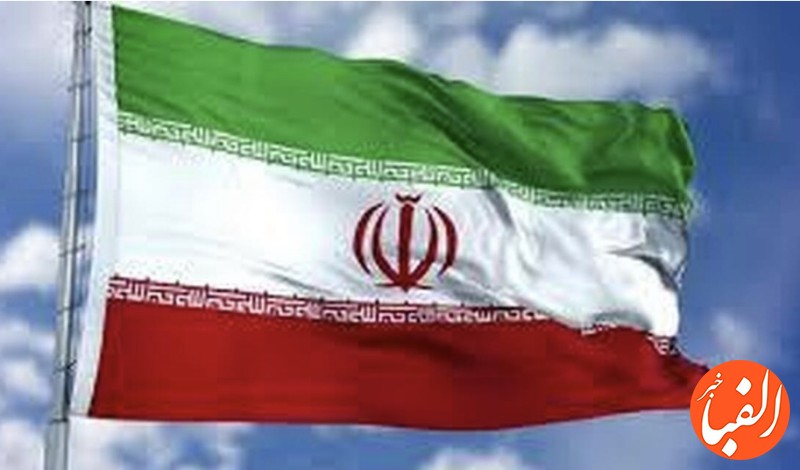 اهتزاز-بلندترین-و-سنگین-ترین-پرچم-کشور-امروز-در-تهران