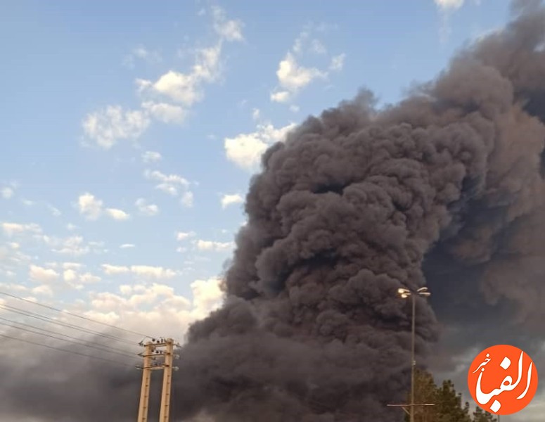 آتش-سوزی-مهیب-اطراف-بیمارستان-هفت-تیر-در-منطقه-شهر-ری